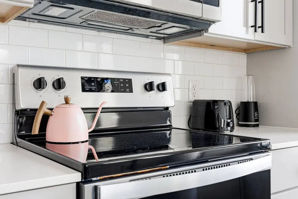 Bright & Cozy 2BR Retreat W/parking Broad Ripple