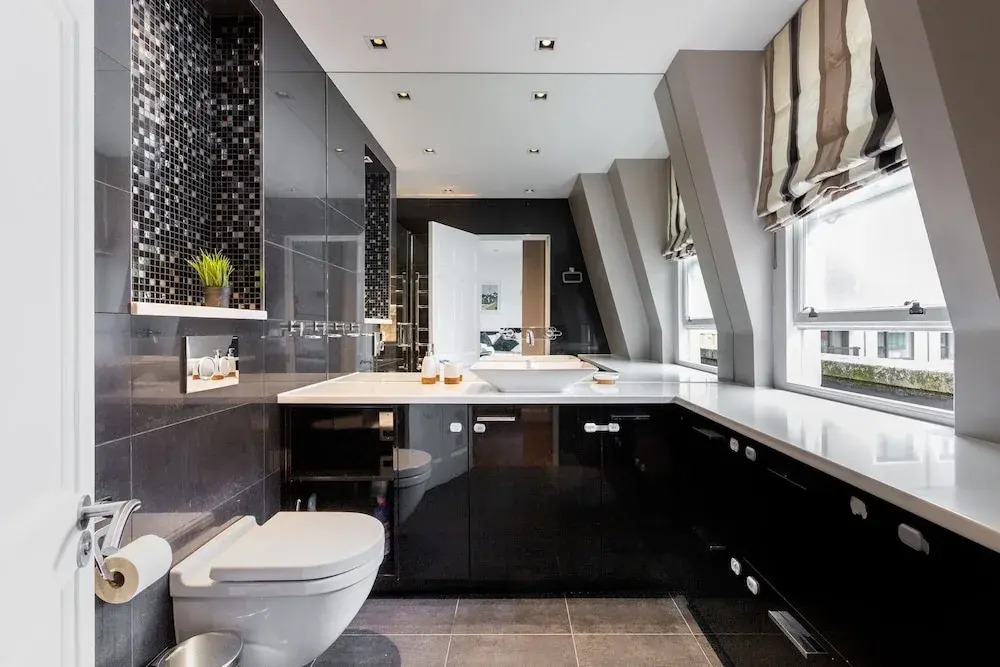 Stylish 2BR 2BA by the Heart of Soho