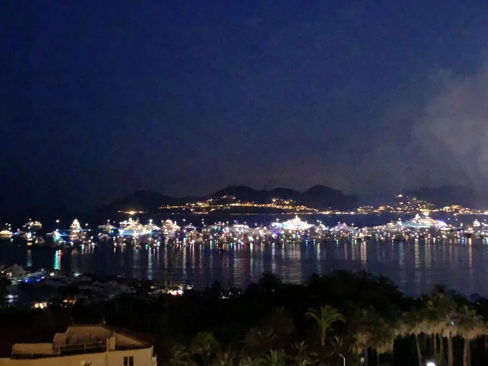 Apartment With 2 Bedrooms in Cannes, With Wonderful sea View, Terrace