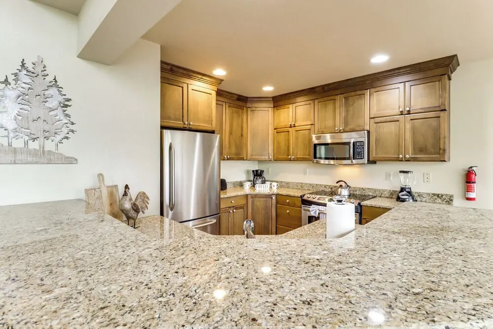 < 1 Mi to Big Boulder Mtn! Home w/ Hot Tub & Deck