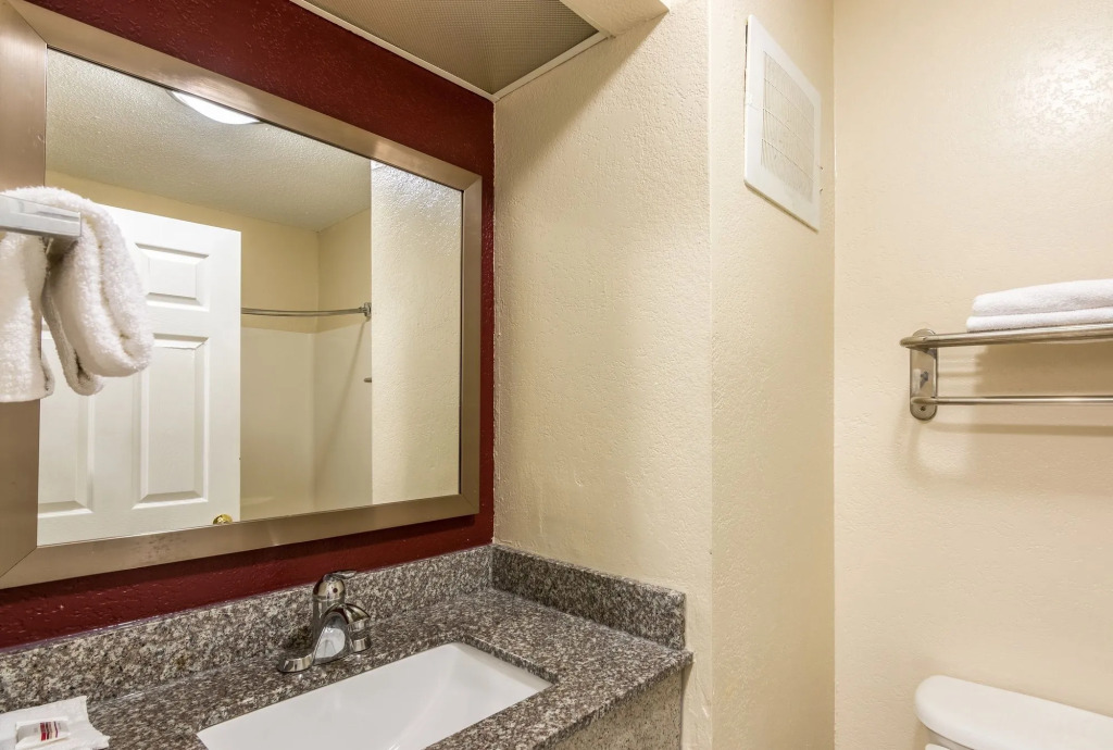 Red Roof Inn & Suites Pensacola-NAS Corry