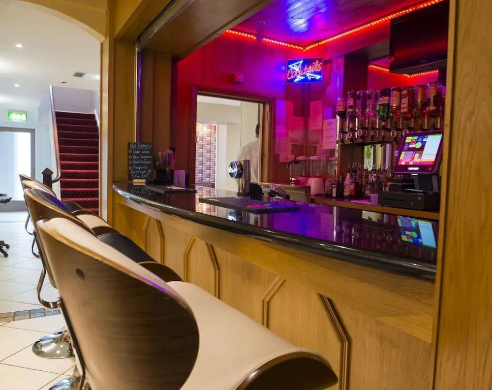 Kilmorey Arms Hotel
