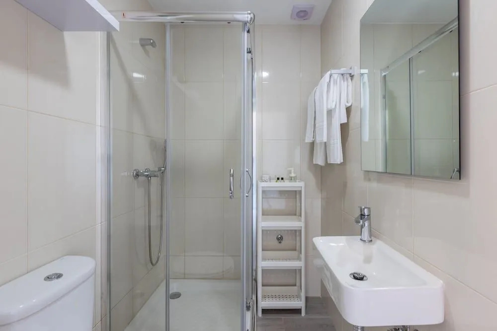Vista Mare Beach Apartments by Porto City Hosts