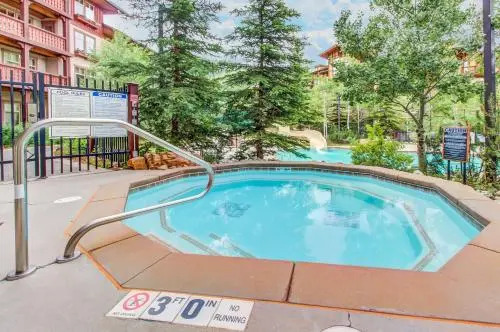 Eagle Springs East 207: Resting Moose Suite