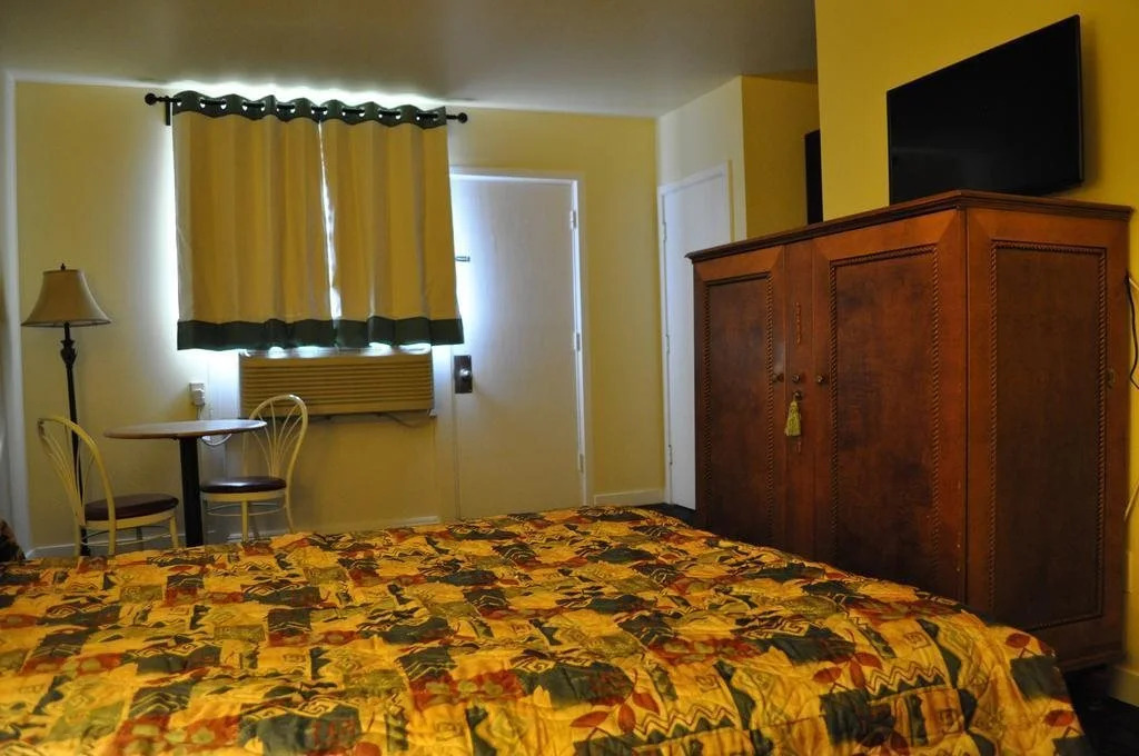 Camrest Motel