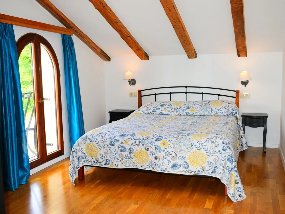 Modern Villa in Icici with  Swimming Pool and Jacuzzi