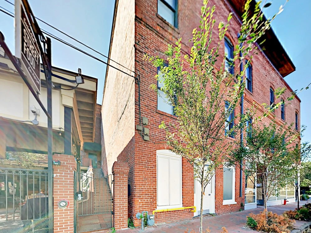 West Congress Condo #6 2 Bedrooms 1.5 Bathroom Condo