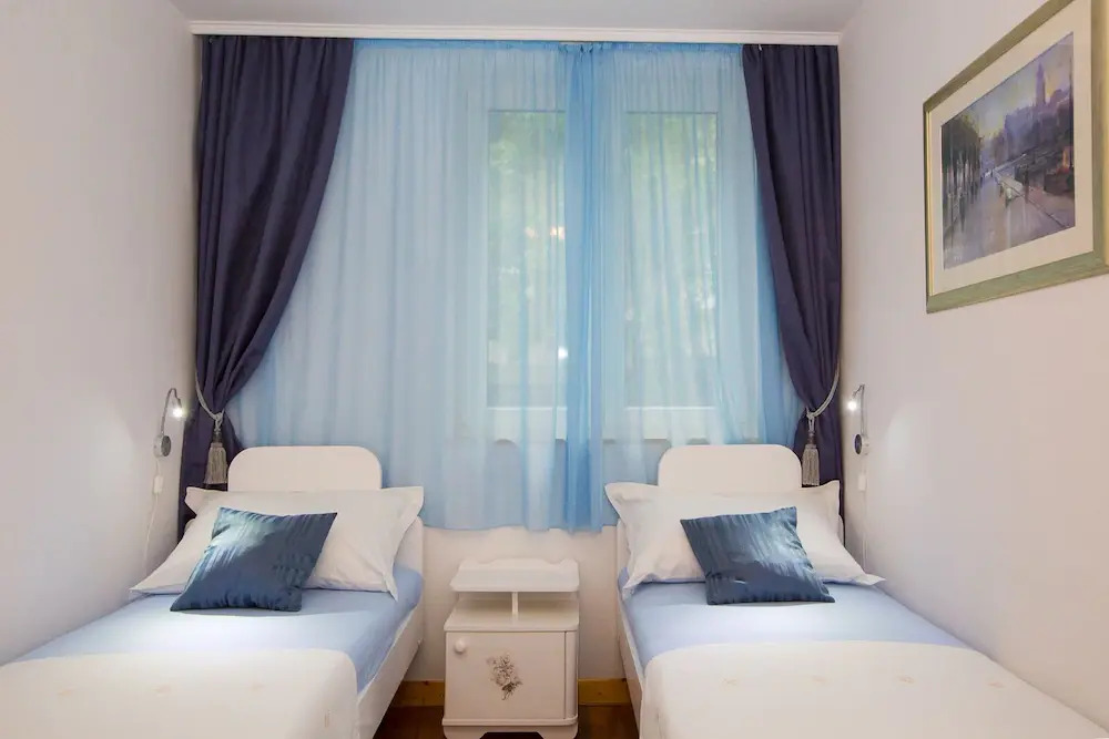 Apartment One , sea view , free parking