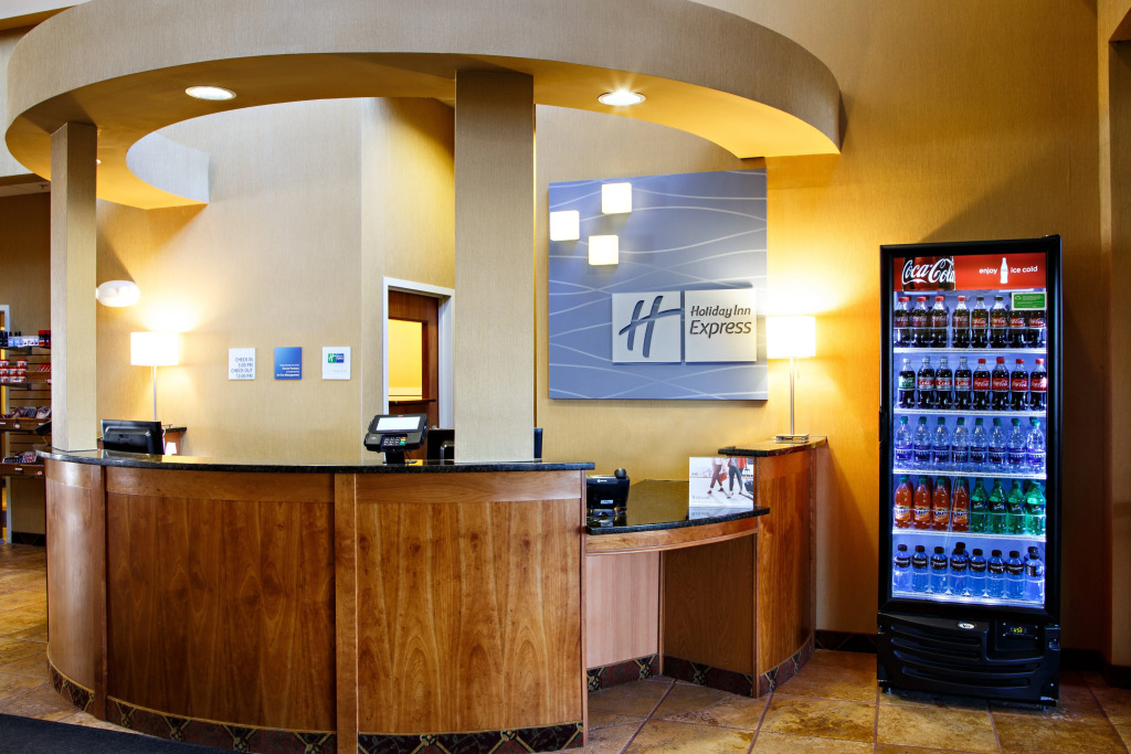 Holiday Inn Express & Suites Harrisburg West