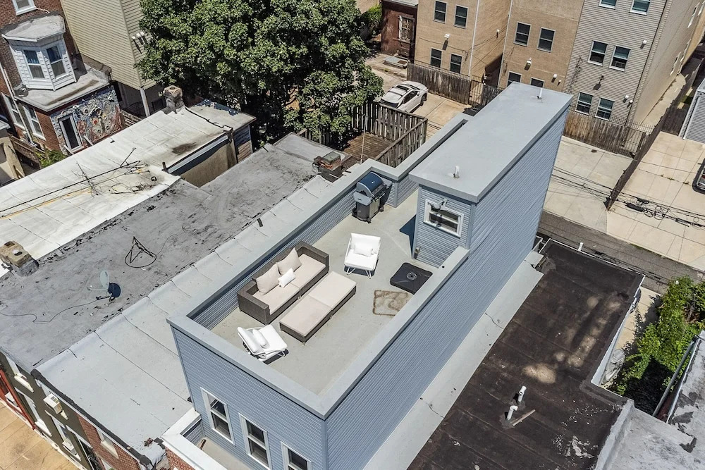 Trendy Fairmount Gem Roof Deck