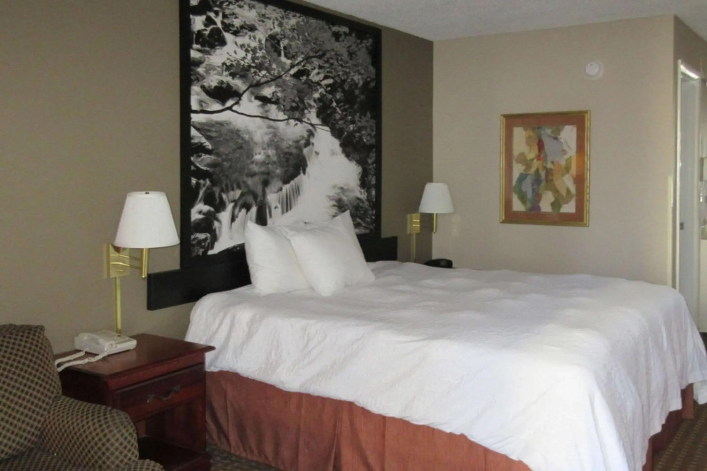 Super 8 by Wyndham Manchester TN