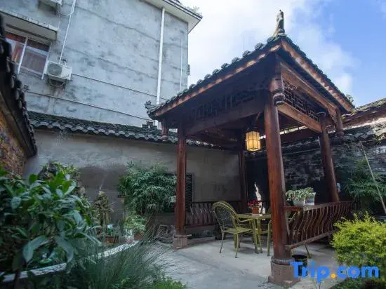 Residents' accommodation in Libo, Hongya
