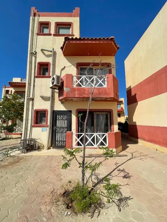 Cheerful 3-bedroom Villa With 6 Pools