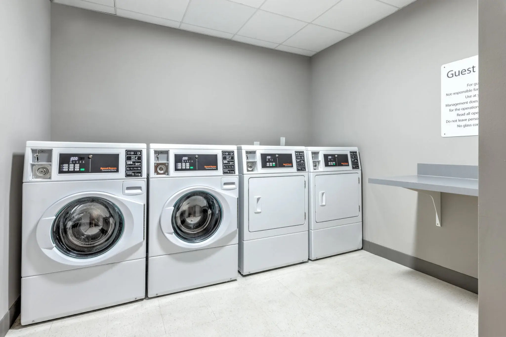 Holiday Inn Express & Suites Austin Airport East by IHG