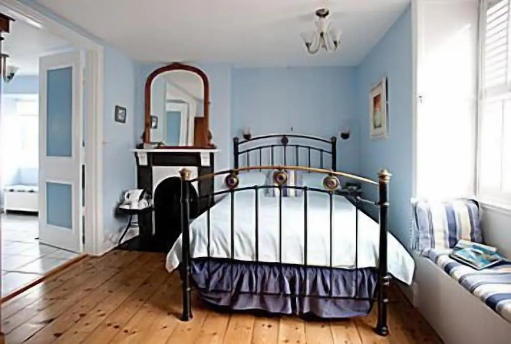 Molesworth Manor