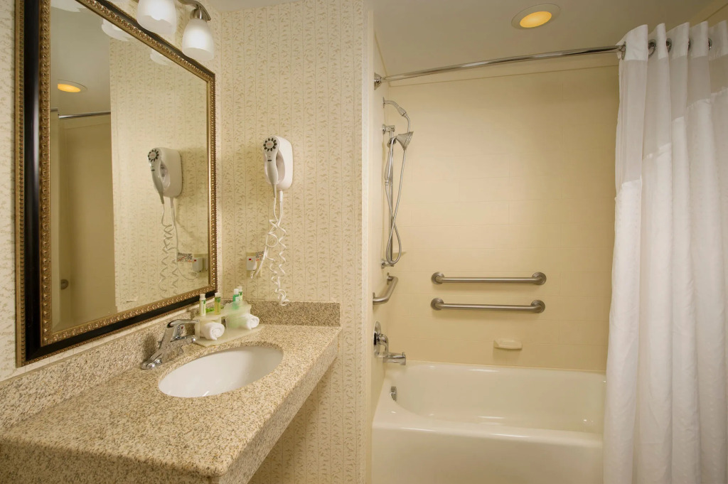 Holiday Inn Express & Suites Columbia - East Elkridge, Jessup an IHG Hotel