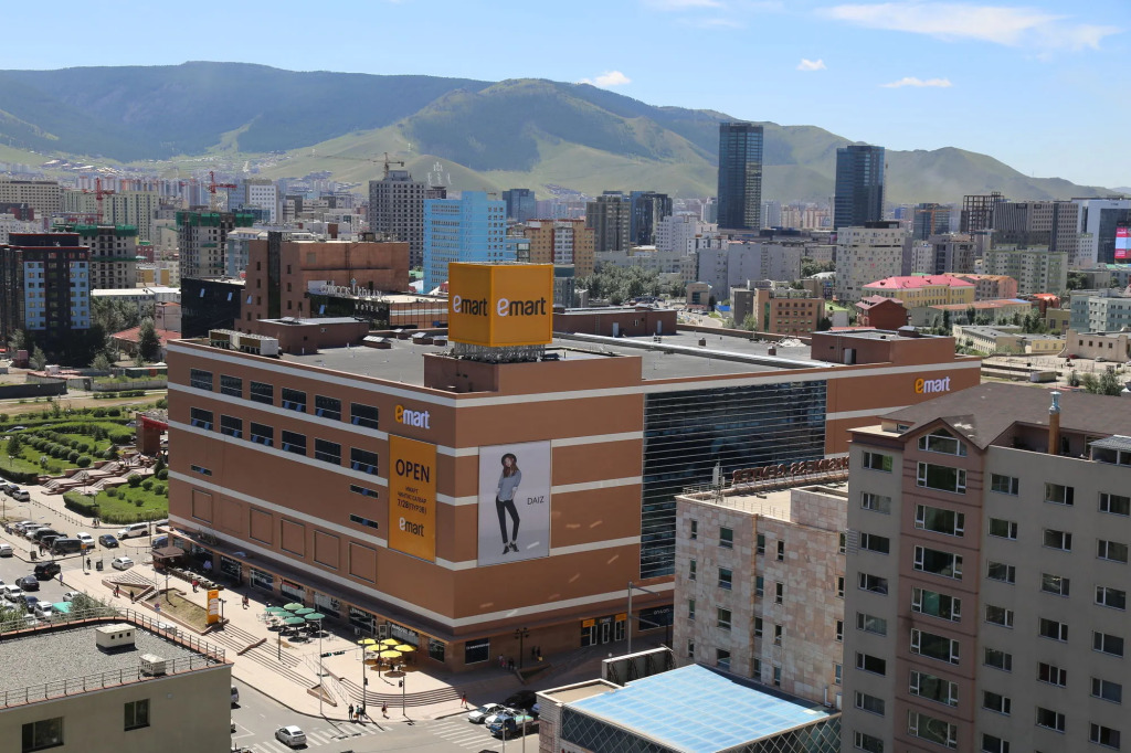 Chinggis Khaan Hotel