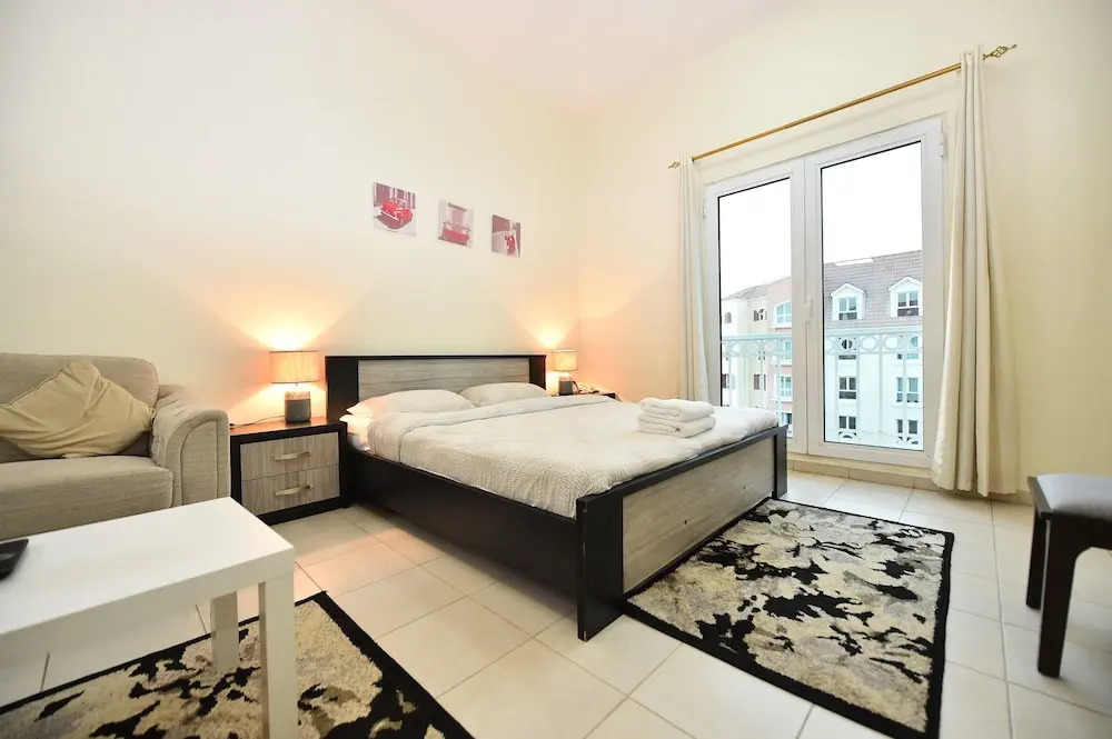 KEN - Spectacular Furnished Studio