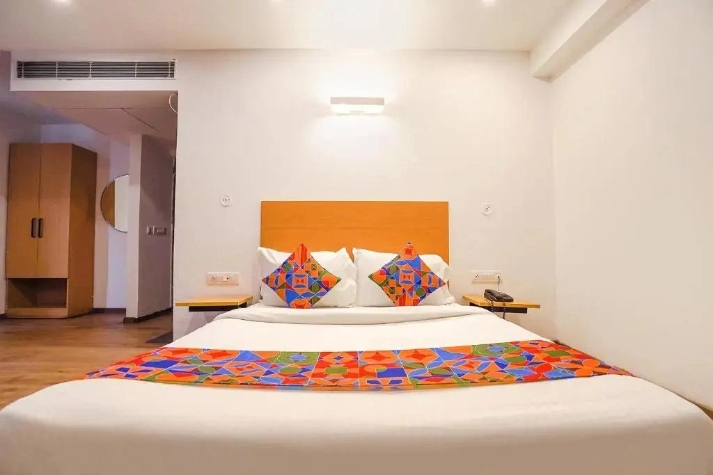 OYO Rooms Patrakarpuram Market