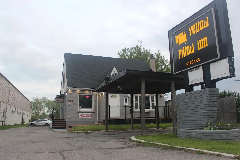 Yellow Pillow inn