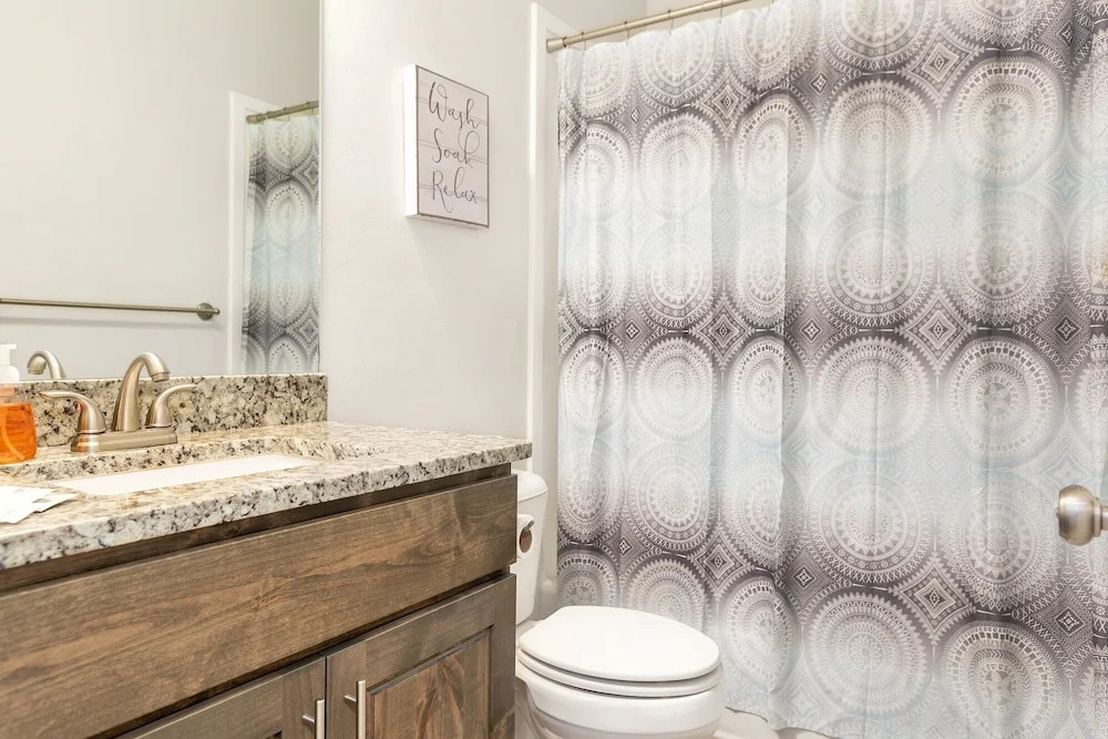 Rock Canyon Oasis 4 Bedroom Home by RedAwning