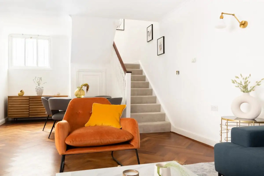 The Victoria Gardens - Bright & Modern 2BDR next to Victoria Station