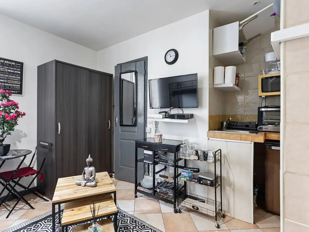 Simplistic Apartment in Nice With Beach Nearby