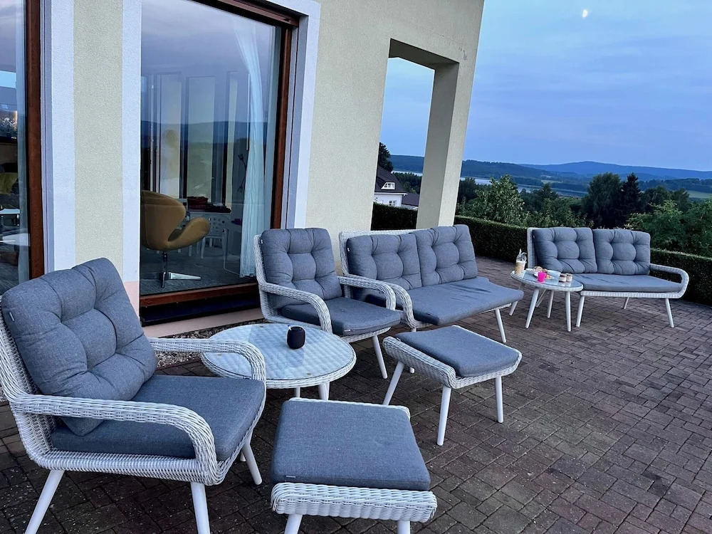 Villa-view pool bbq playground & fire pit