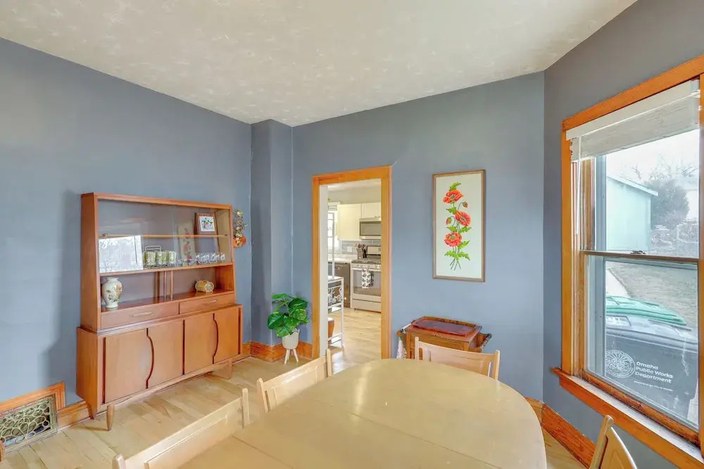Walk to Nightlife District! Omaha Benson Bungalow
