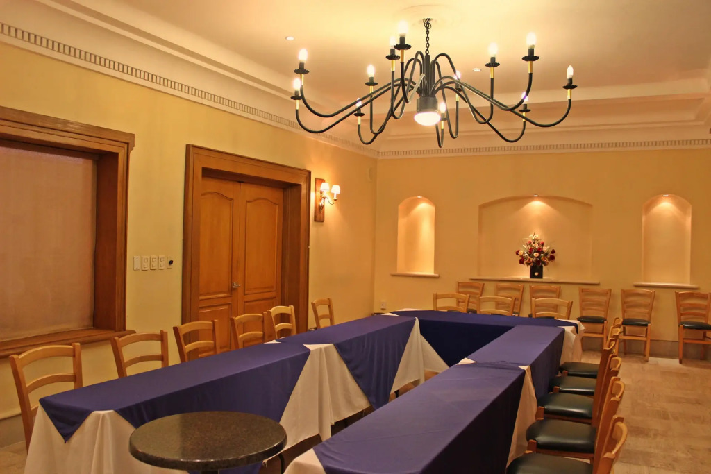 Hafersons Inn Hotel & Suites