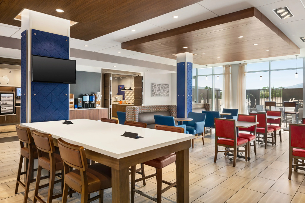 Holiday Inn Express & Suites - Ukiah by IHG