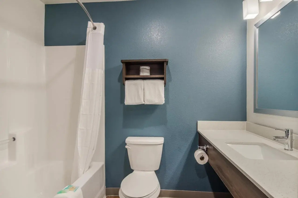 WoodSpring Suites Cleveland North
