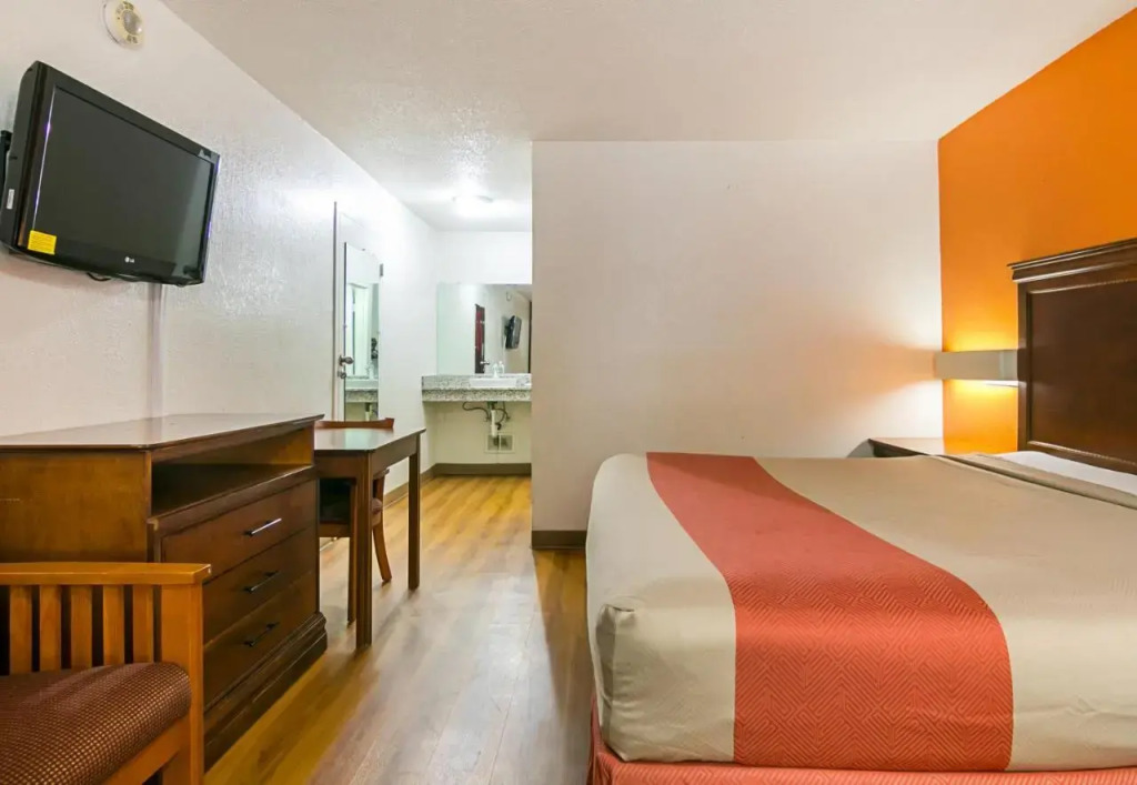 Motel 6 Conyers