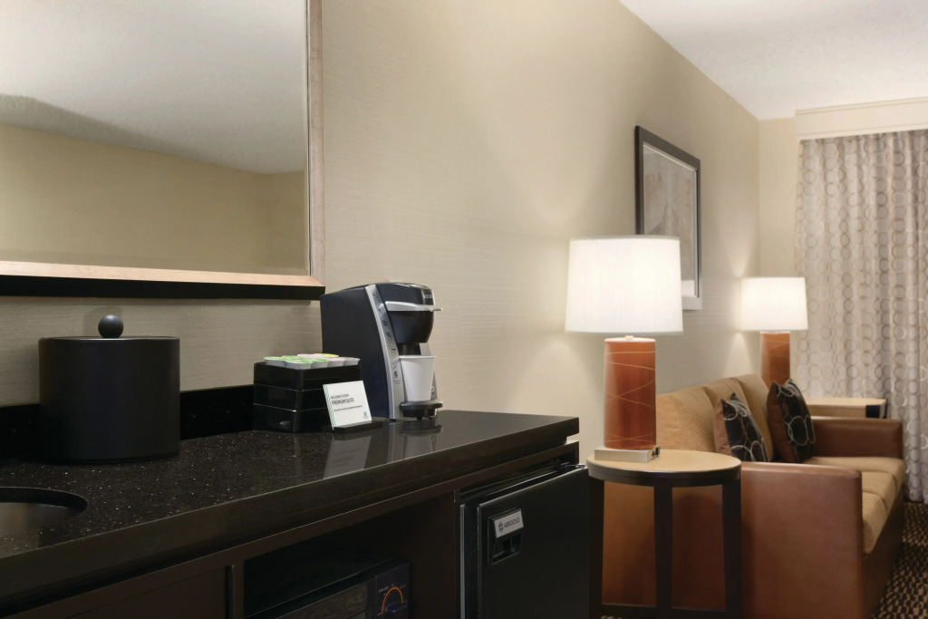 Embassy Suites by Hilton Piscataway Somerset