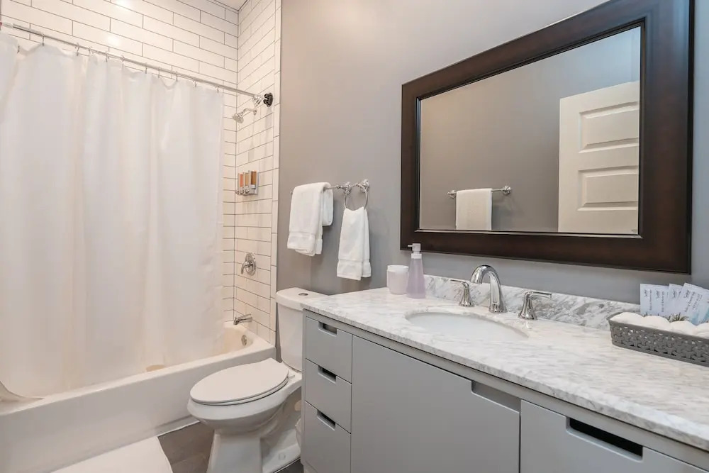 Parkside Comfort | JZ Vacation Rentals