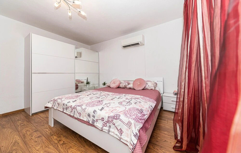 Stunning Apartment in Solin With Wifi and 2 Bedrooms