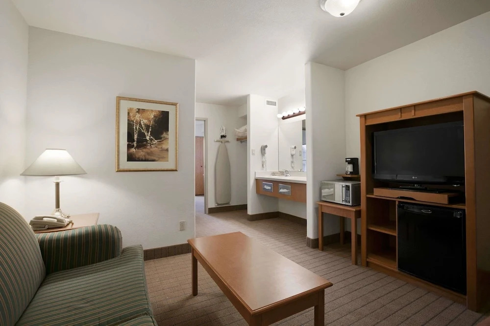 Super 8 by Wyndham Slave Lake AB