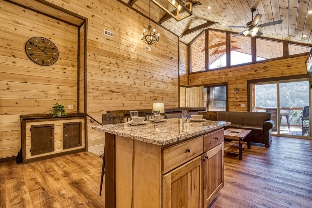 Ern806 - Splashin' Views 2 Bedroom Cabin by RedAwning