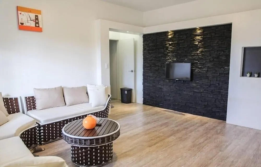 Karis Villa