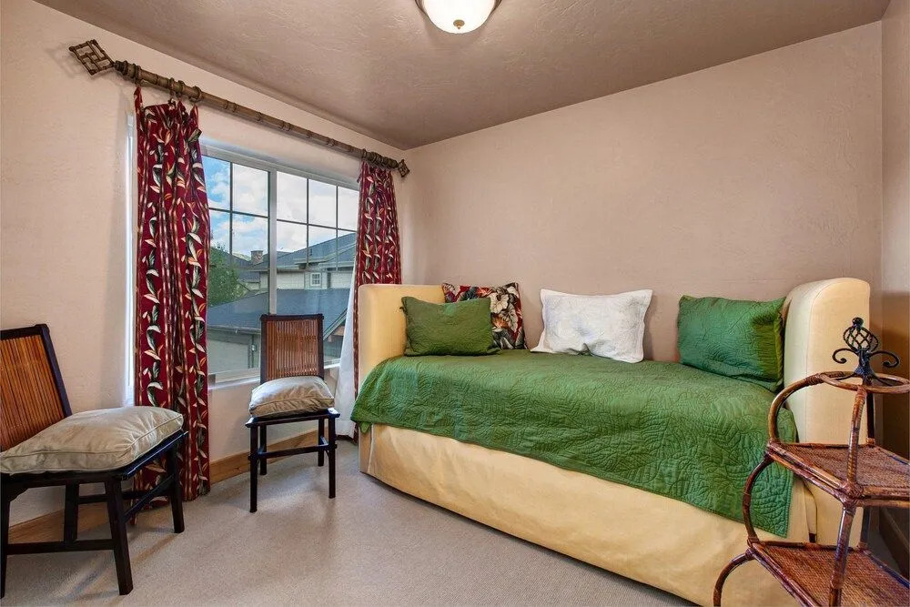 1539 West Redstone Ave Unit C2 - 3 Br townhouse by RedAwning