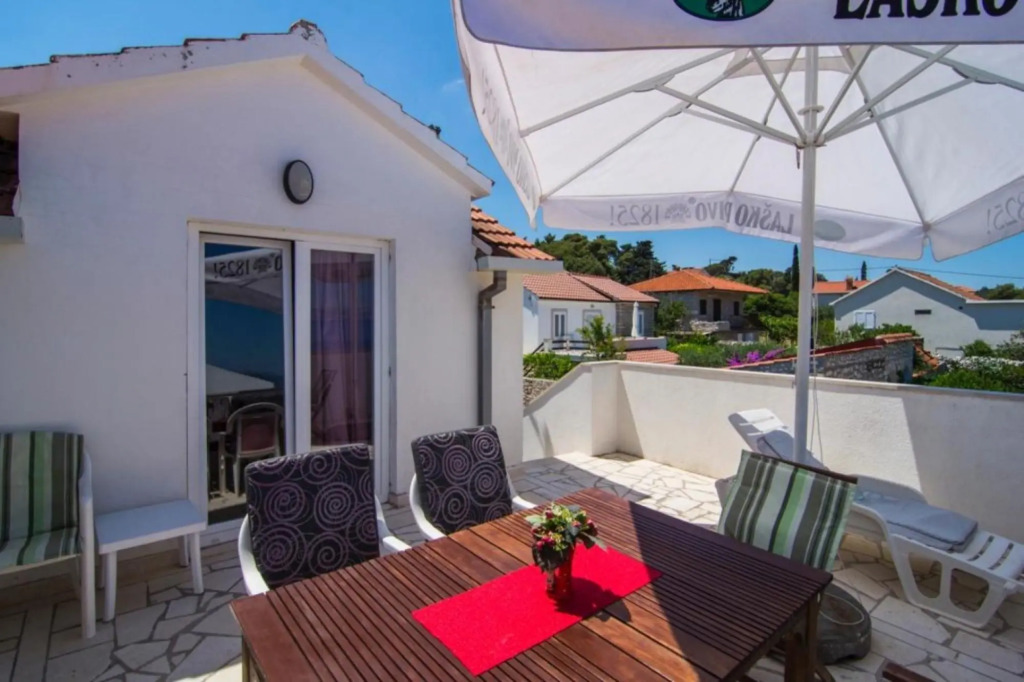 Ivo - 30m From the Beach - A1