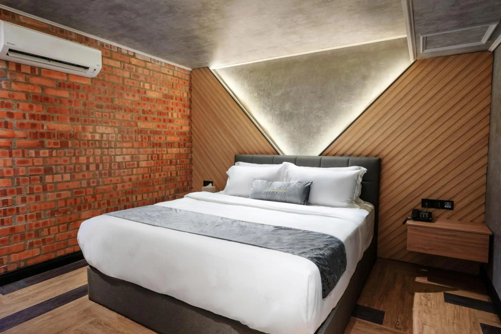 A&R Urban Hotel
