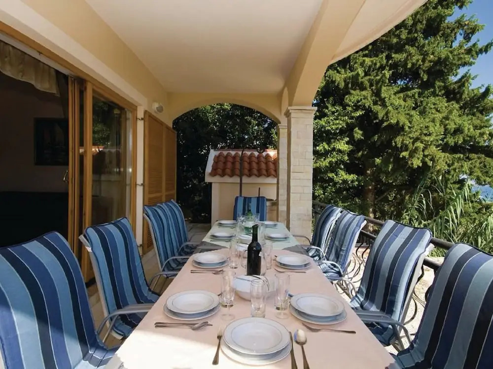 Very pleasant holiday house with sea view located in Preko on the island Ugljan