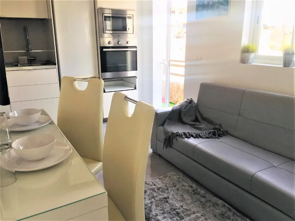 Modern Apt wifi & sat tv, close to las Vistas