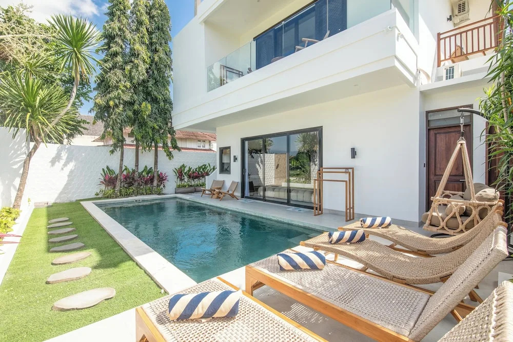 4 Bd Seminyak Retreat + Rice Fields 4mins to Beach
