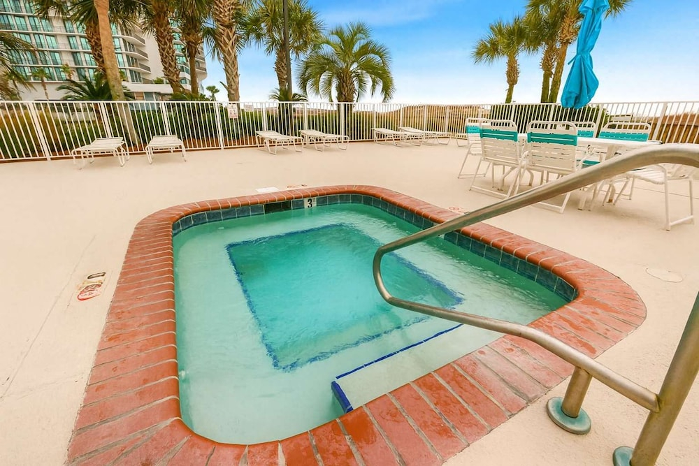 Regency Isle Beachfront Bliss Amazing Views 2 Bedrooms