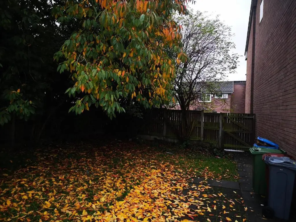 Nice Residential Within Easy Reach To Town
