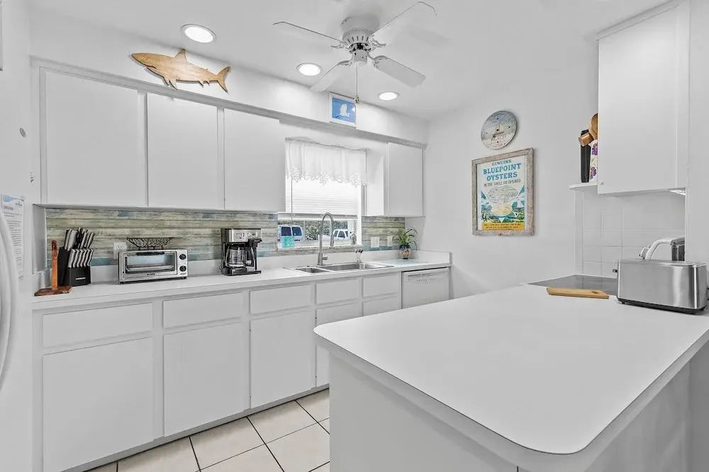 Colony Beach Club 139