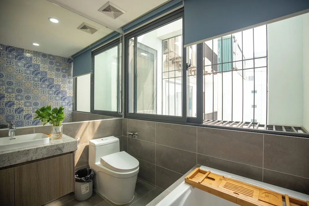 Westlake Emerald Suites