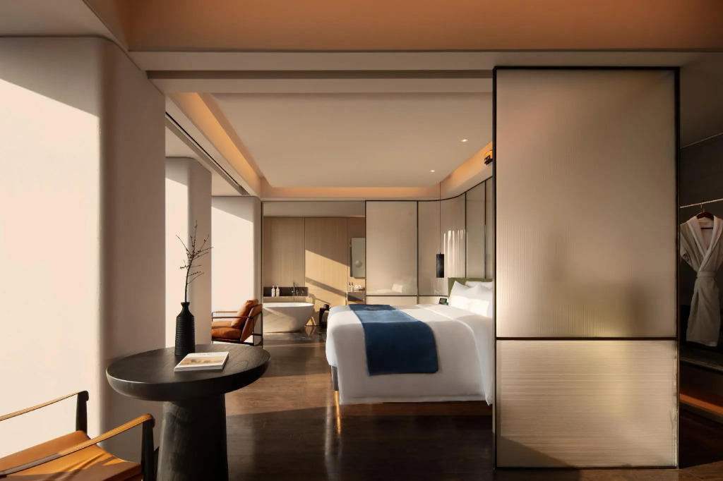 Yitel (Yangzhou Qionghua Building, Ancient Canal, Dongguan Street)
